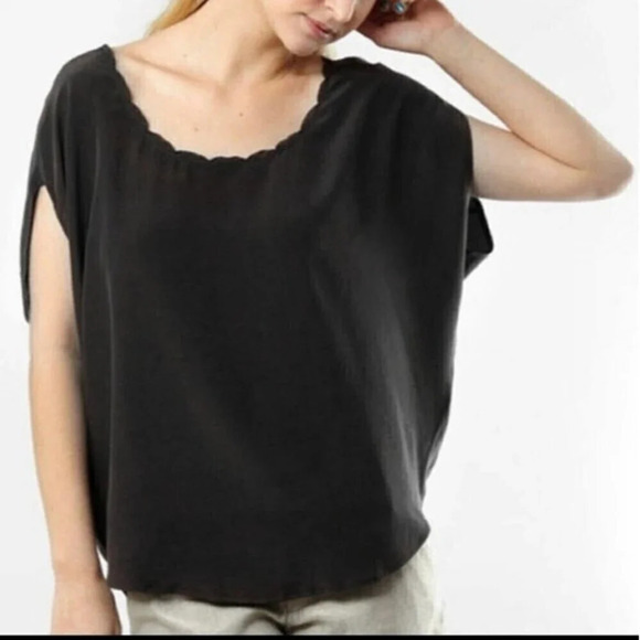 Joie Leilani Silk Scalloped Washed  Top in Black - Picture 1 of 9